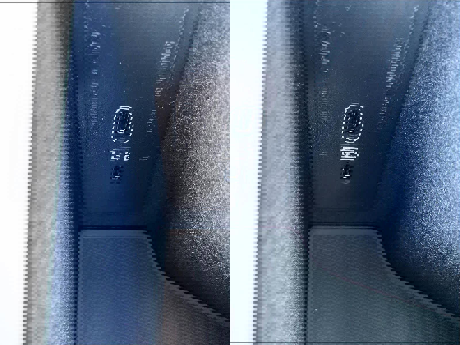 New 2026 Volvo XC60 T8 Ultra w/ Climate Package image 23