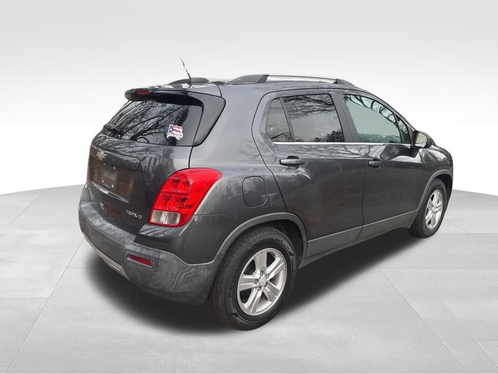 Used 2016 Chevrolet Trax LT w/ LT Sun and Sound Package image 5
