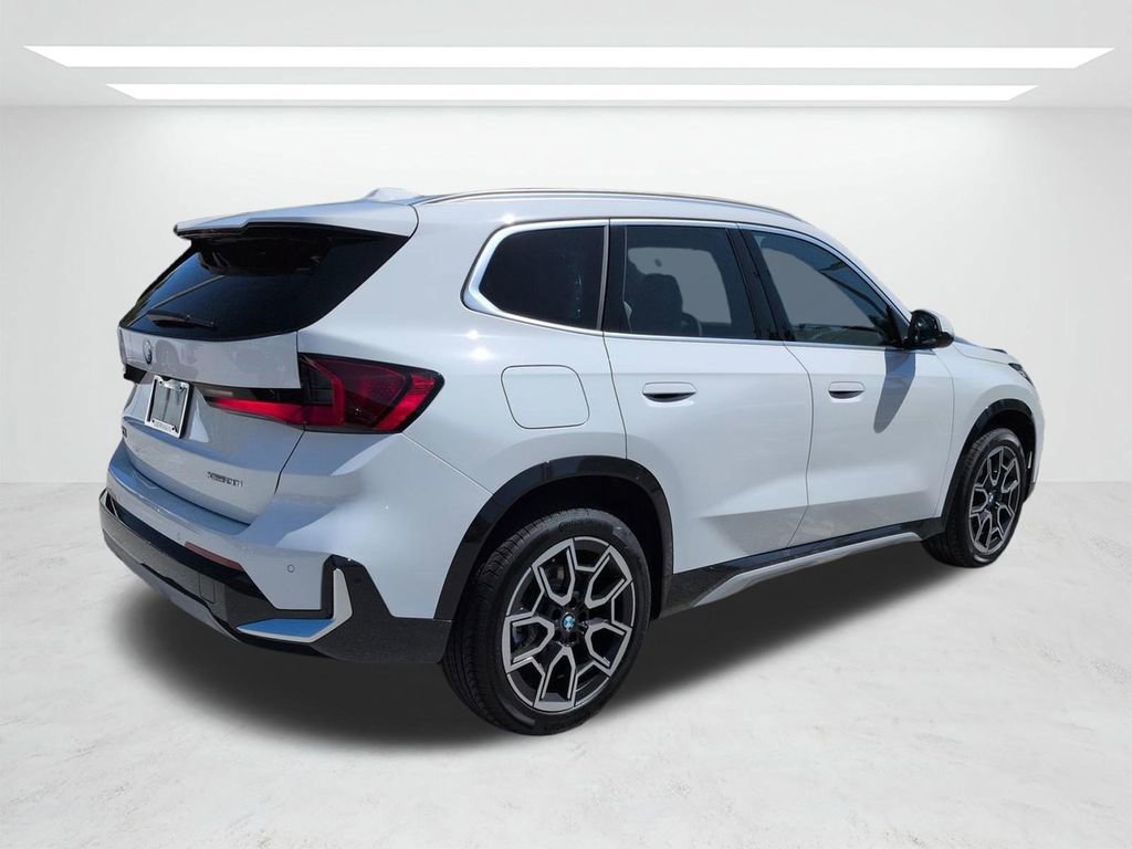 New 2026 BMW X1 xDrive28i w/ Convenience Package AWD/4WD image 4
