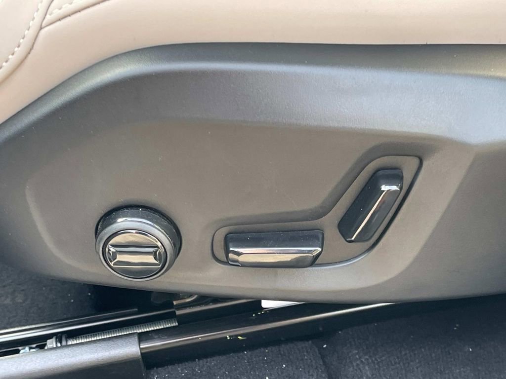 New 2026 Volvo XC60 B5 Plus w/ Protection Package Premier image 20