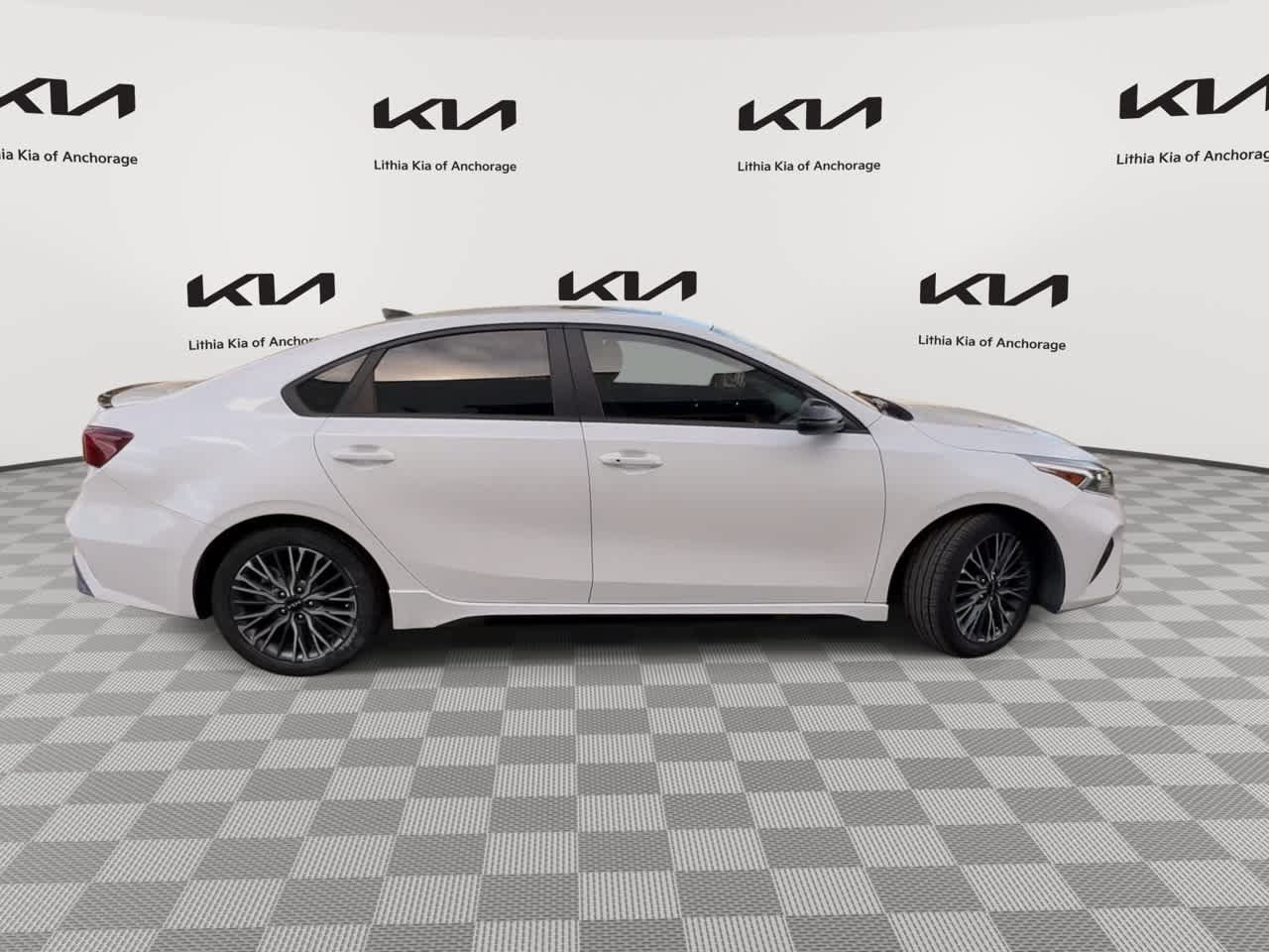 Used 2024 Kia Forte GT-Line w/ GT-Line Premium Package FWD image 9