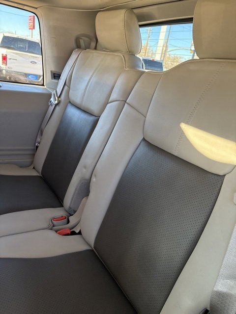 Used 2006 Jeep Commander Limited image 18