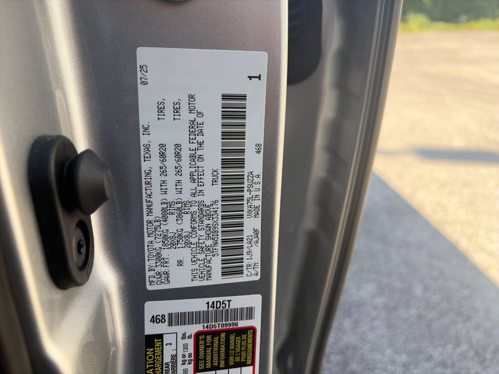Used 2025 Toyota Tundra Platinum AWD/4WD image 36