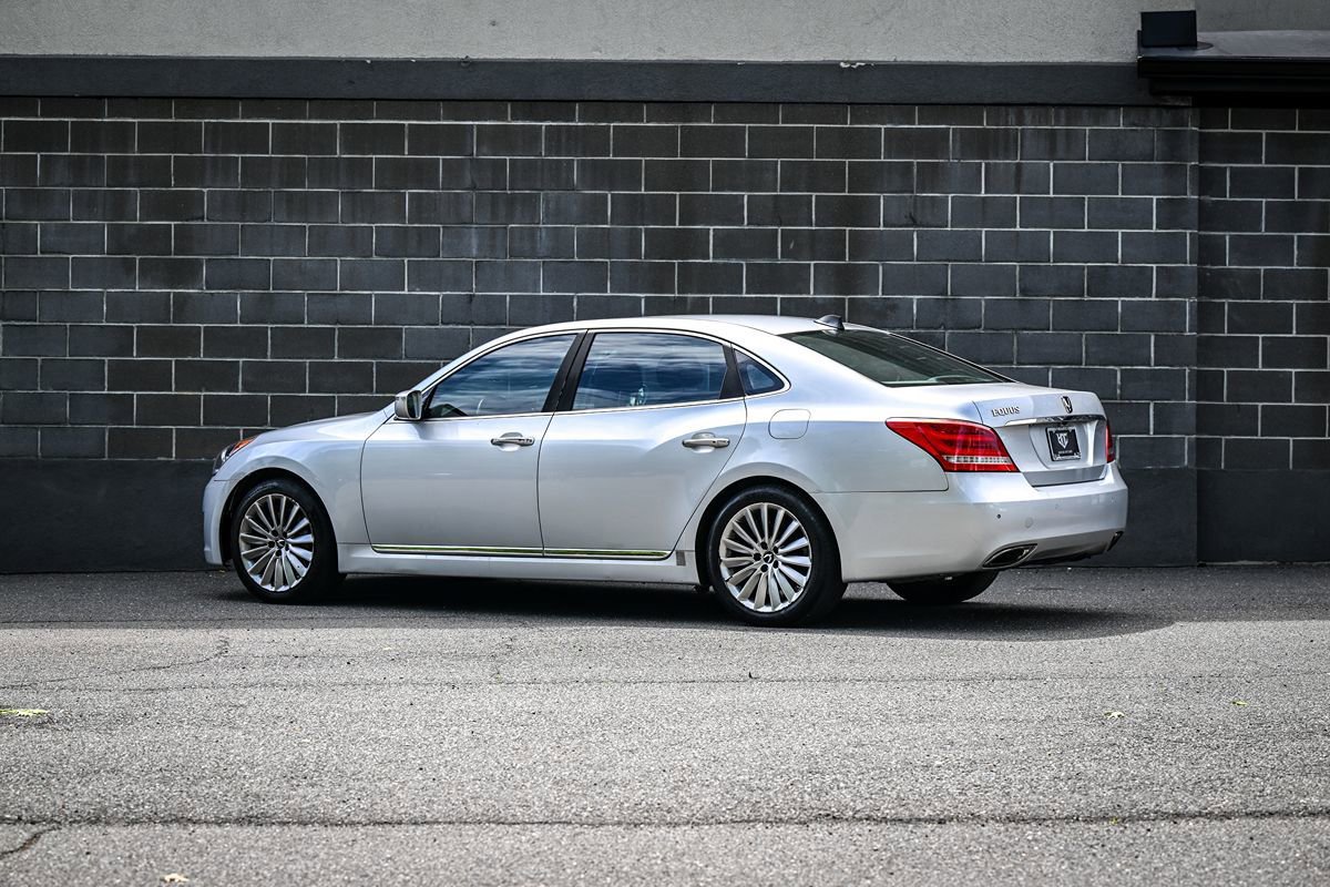 Used 2016 Hyundai Equus Signature RWD image 4