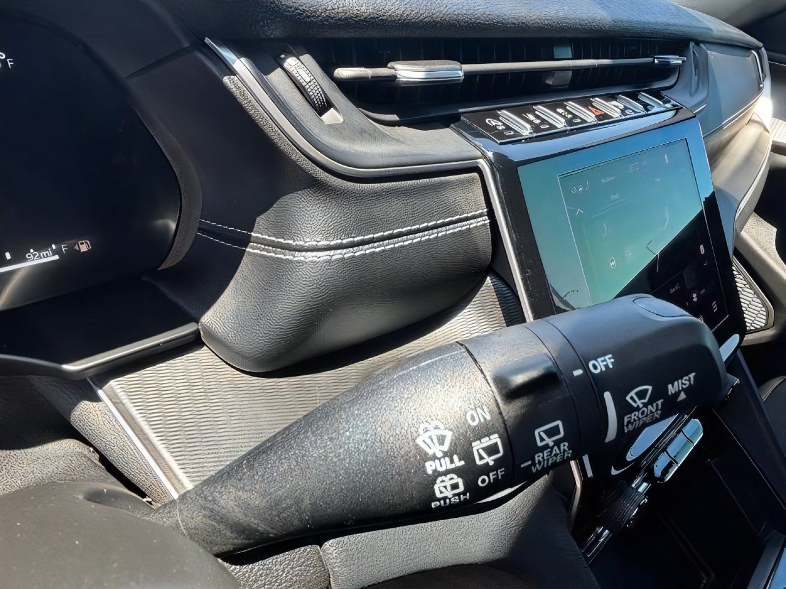 Used 2025 Jeep Grand Cherokee L Altitude RWD image 26