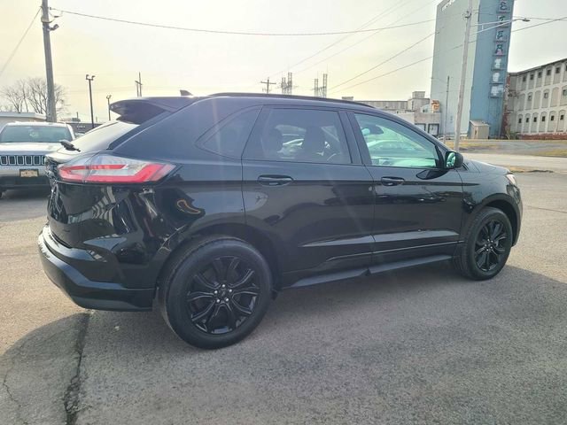 Used 2022 Ford Edge SE w/ Black Appearance Package image 6