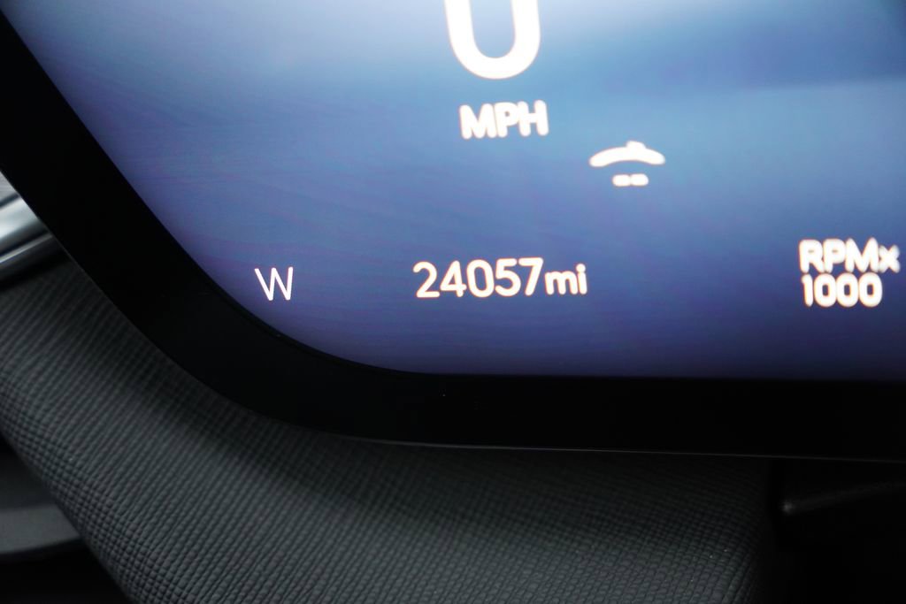 Certified 2025 Buick Enclave Preferred image 35