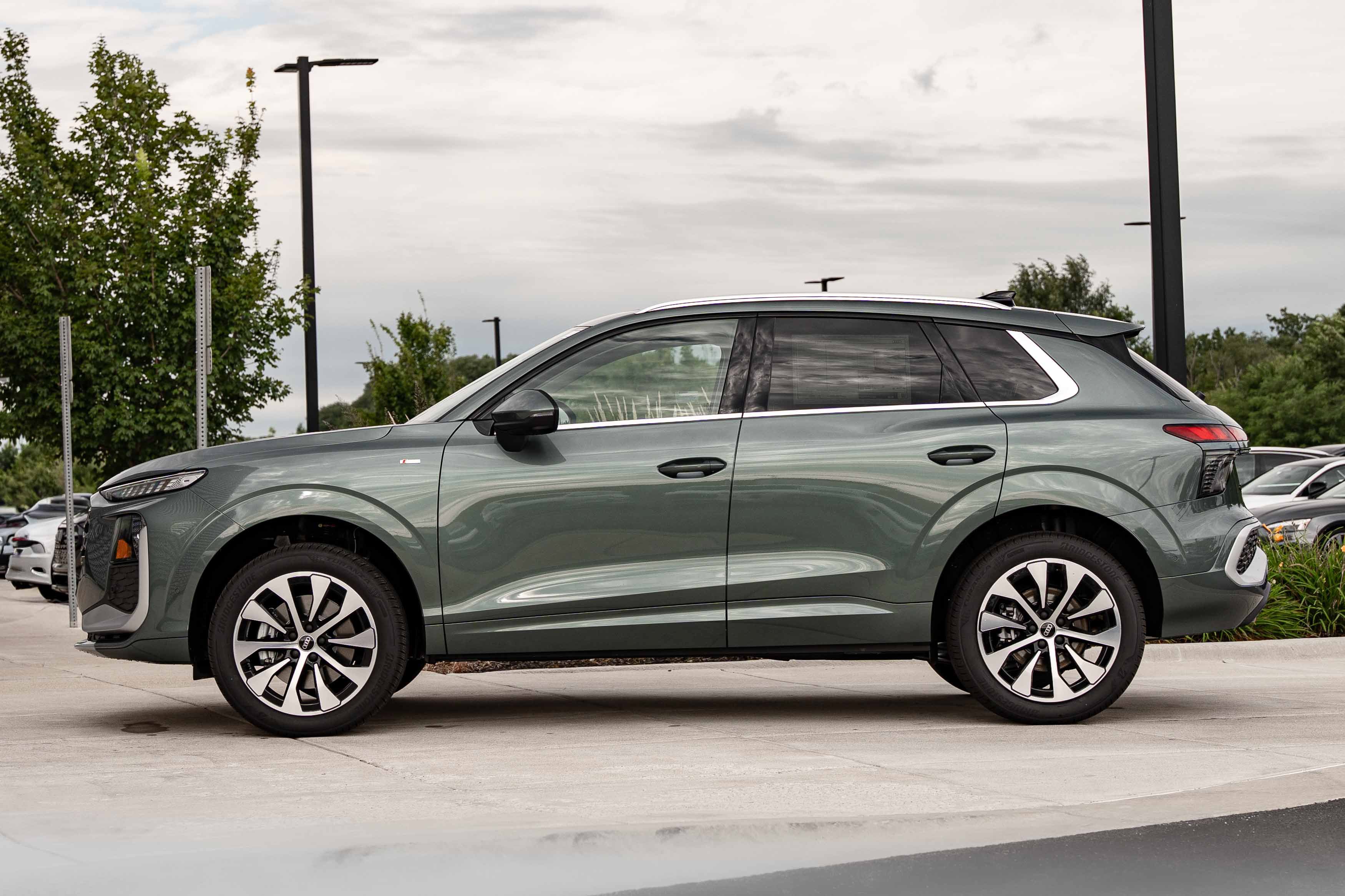 New 2026 Audi Q3 quattro 2.0T AWD/4WD image 5