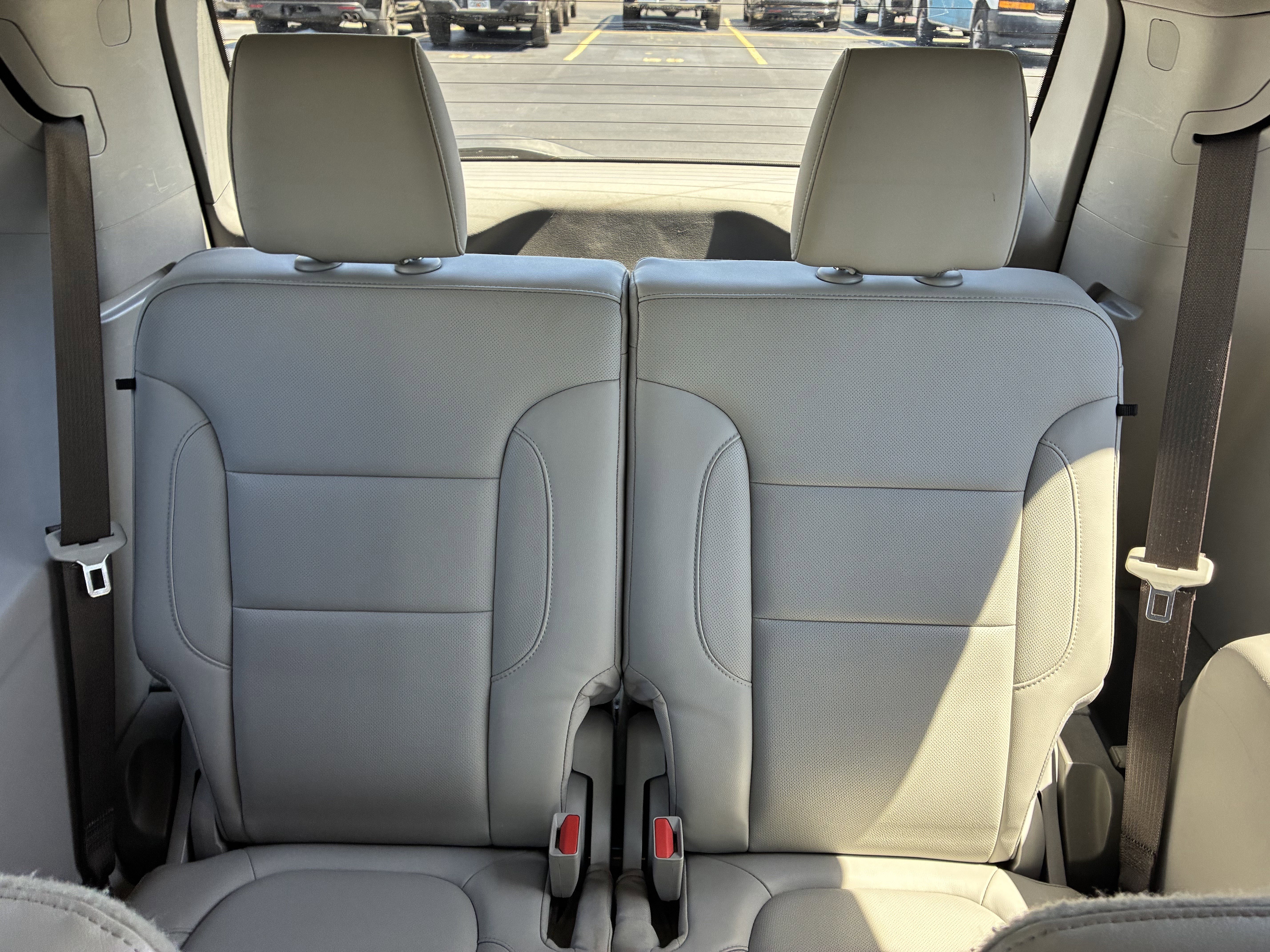 Used 2019 GMC Acadia SLT image 18