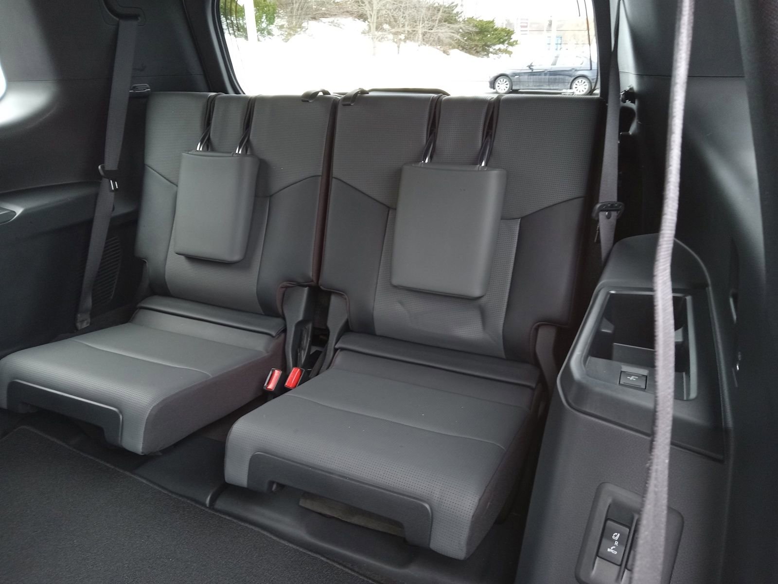 Used 2024 Lexus GX 550 w/ Accessory Package (Z1) image 24