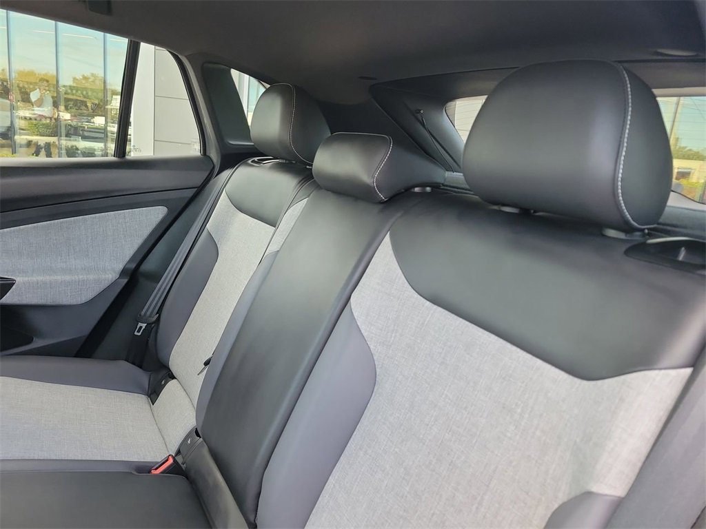 Used 2024 Volkswagen ID.4 2WD image 14