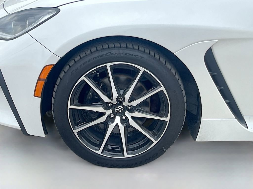 Used 2024 Toyota GR86 Premium w/ Performance Package RWD image 29
