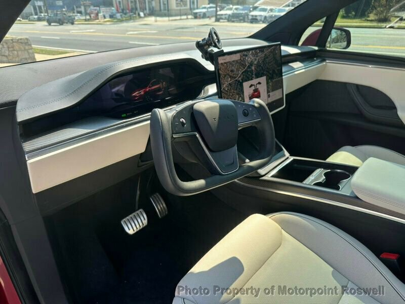 Used 2022 Tesla Model X Plaid image 12