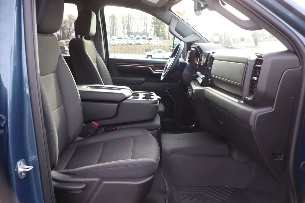 Used 2025 Chevrolet Silverado 2500 LT w/ Trail Boss Package image 16