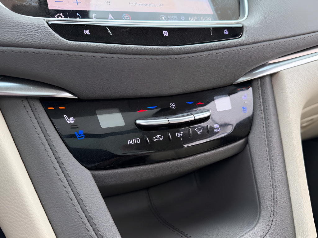 Used 2021 Cadillac XT5 Premium Luxury FWD image 46