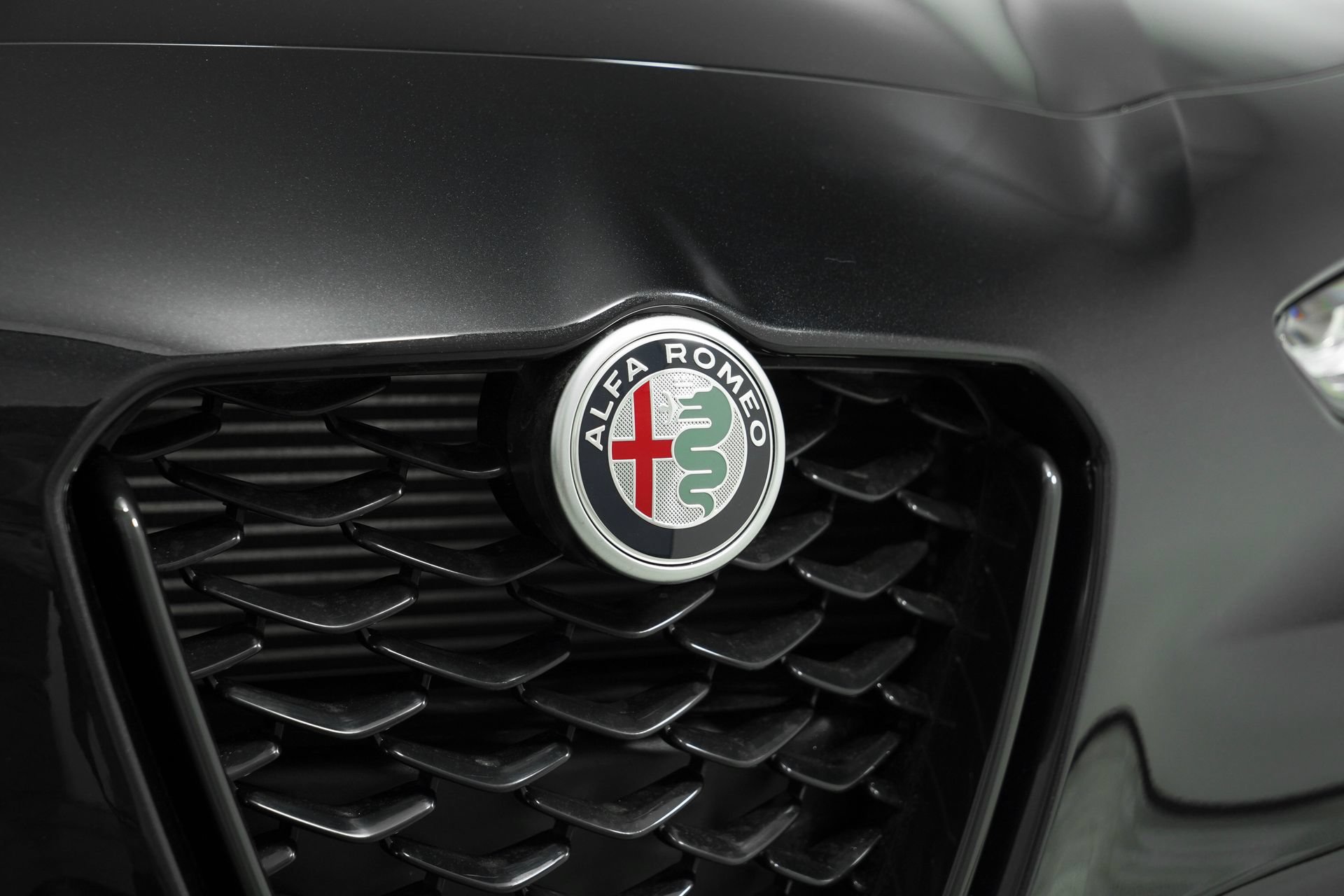 Used 2025 Alfa Romeo Giulia w/ Driving Assist Package RWD image 11