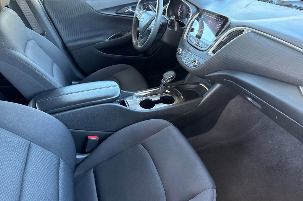 Used 2024 Chevrolet Malibu LT FWD image 24