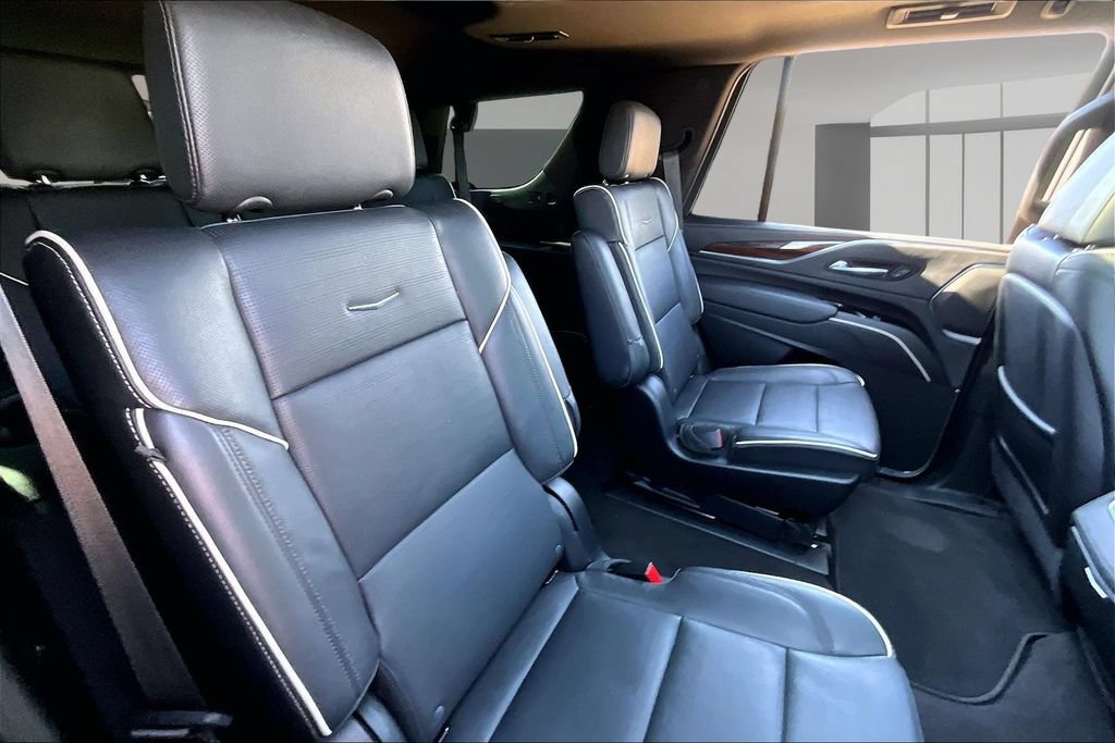 Used 2022 Cadillac Escalade Premium Luxury w/ Performance Package AWD/4WD image 29