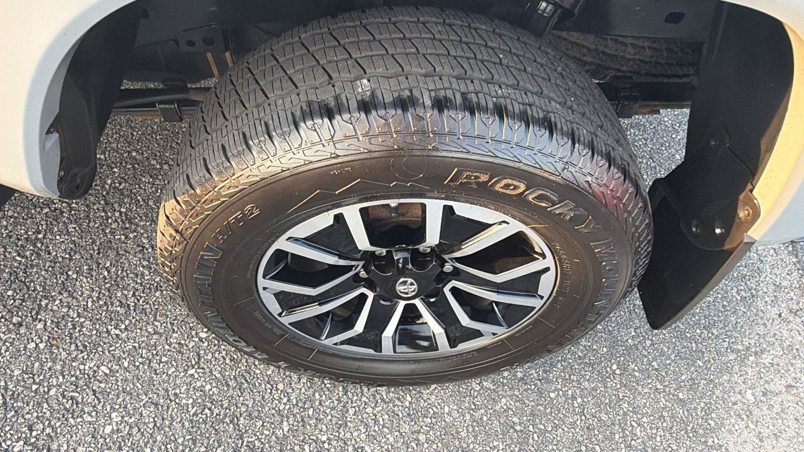 Used 2020 Toyota Tacoma TRD Sport AWD/4WD image 12