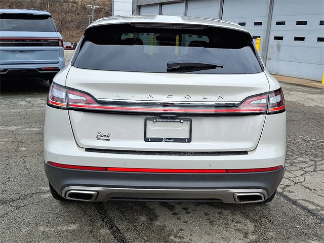 Used 2023 Lincoln Nautilus Reserve w/ Equipment Group 202A image 5