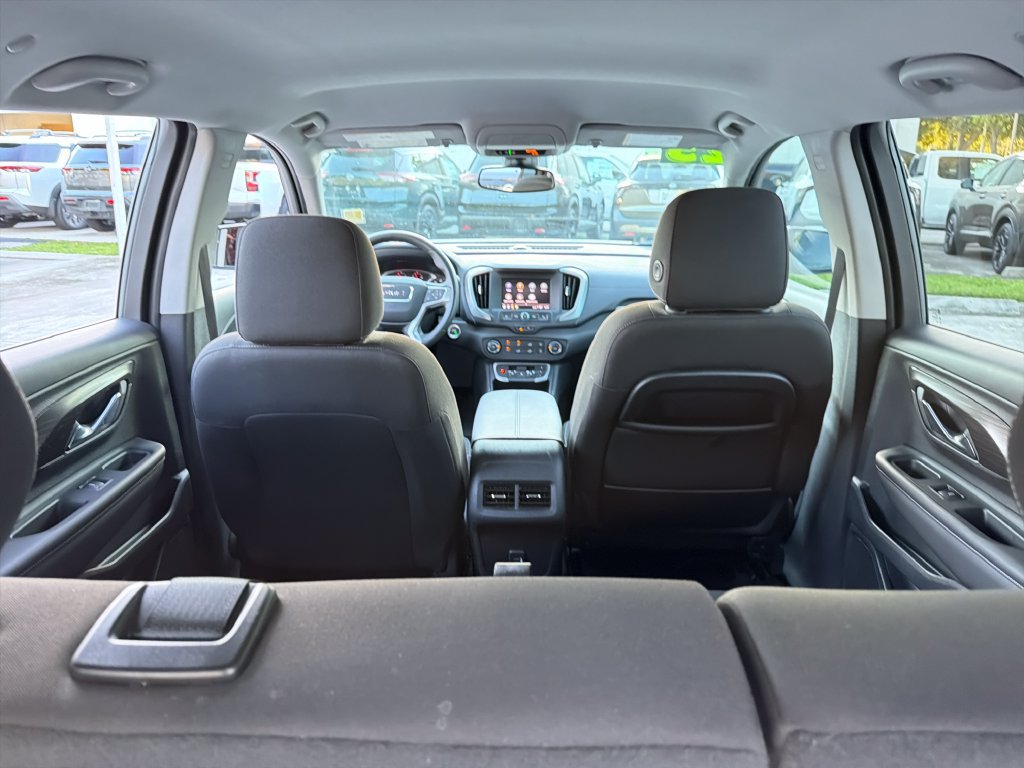 Used 2023 GMC Terrain SLE w/ Elevation Edition FWD image 33
