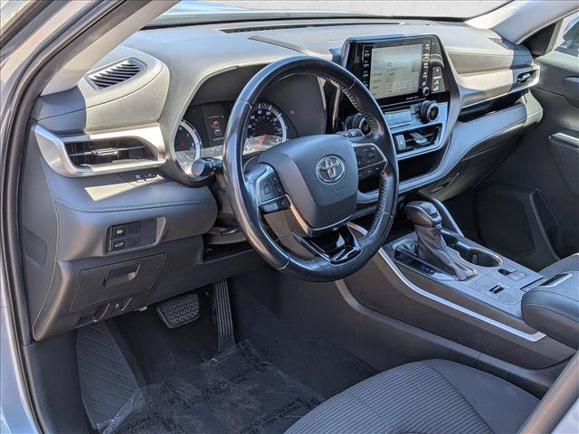 Used 2021 Toyota Highlander LE FWD image 10