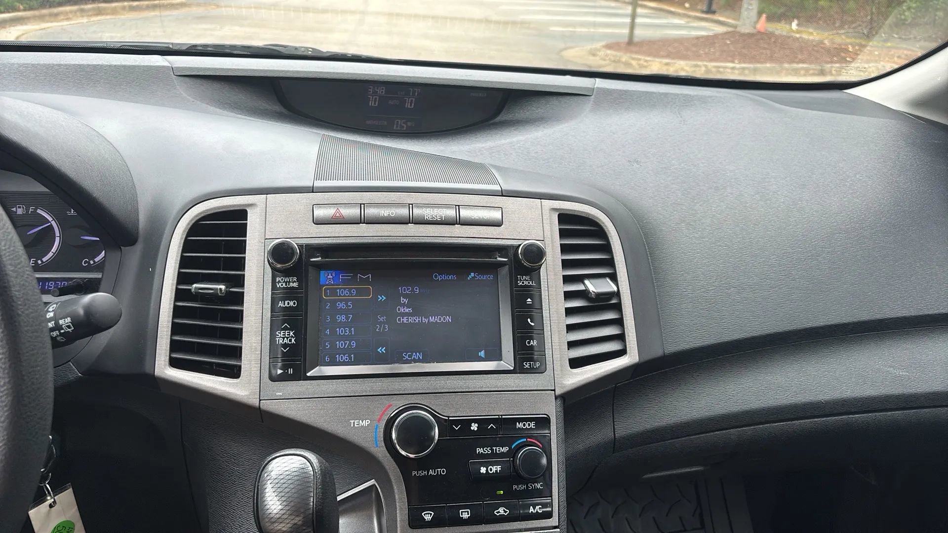 Used 2013 Toyota Venza LE w/ LE Convenience Pkg FWD image 10
