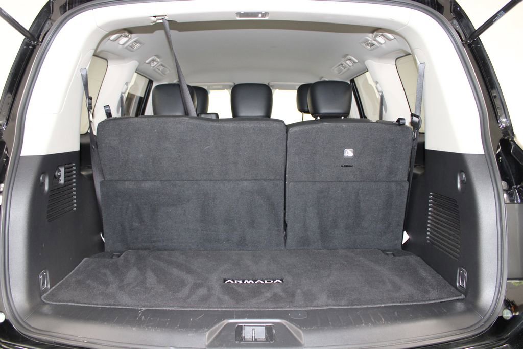 Used 2024 Nissan Armada SV image 16
