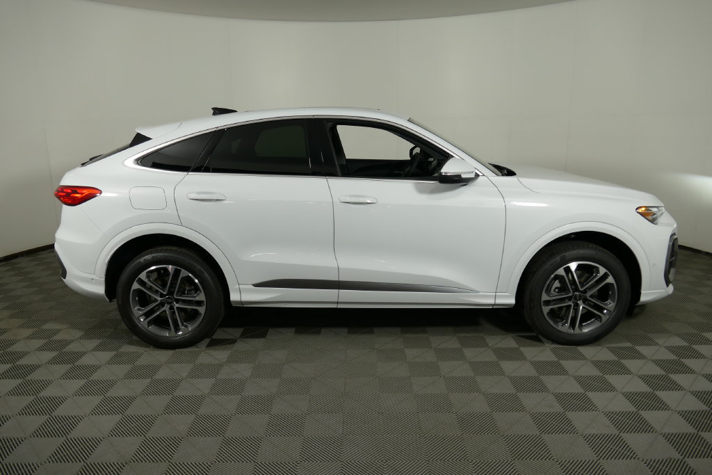 New 2026 Audi Q5 Premium AWD/4WD image 2