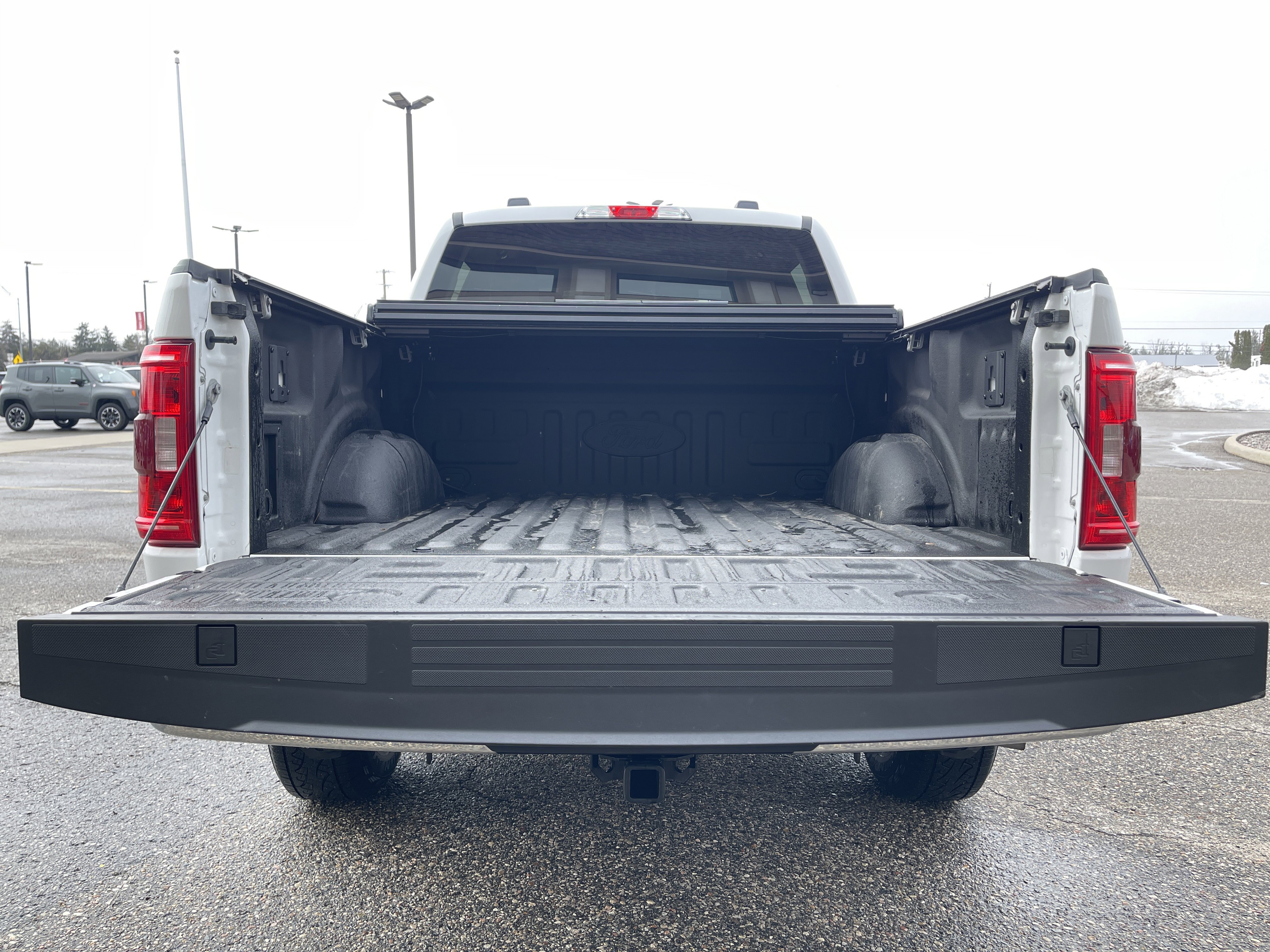 Used 2023 Ford F150 XLT w/ Trailer Tow Package image 9