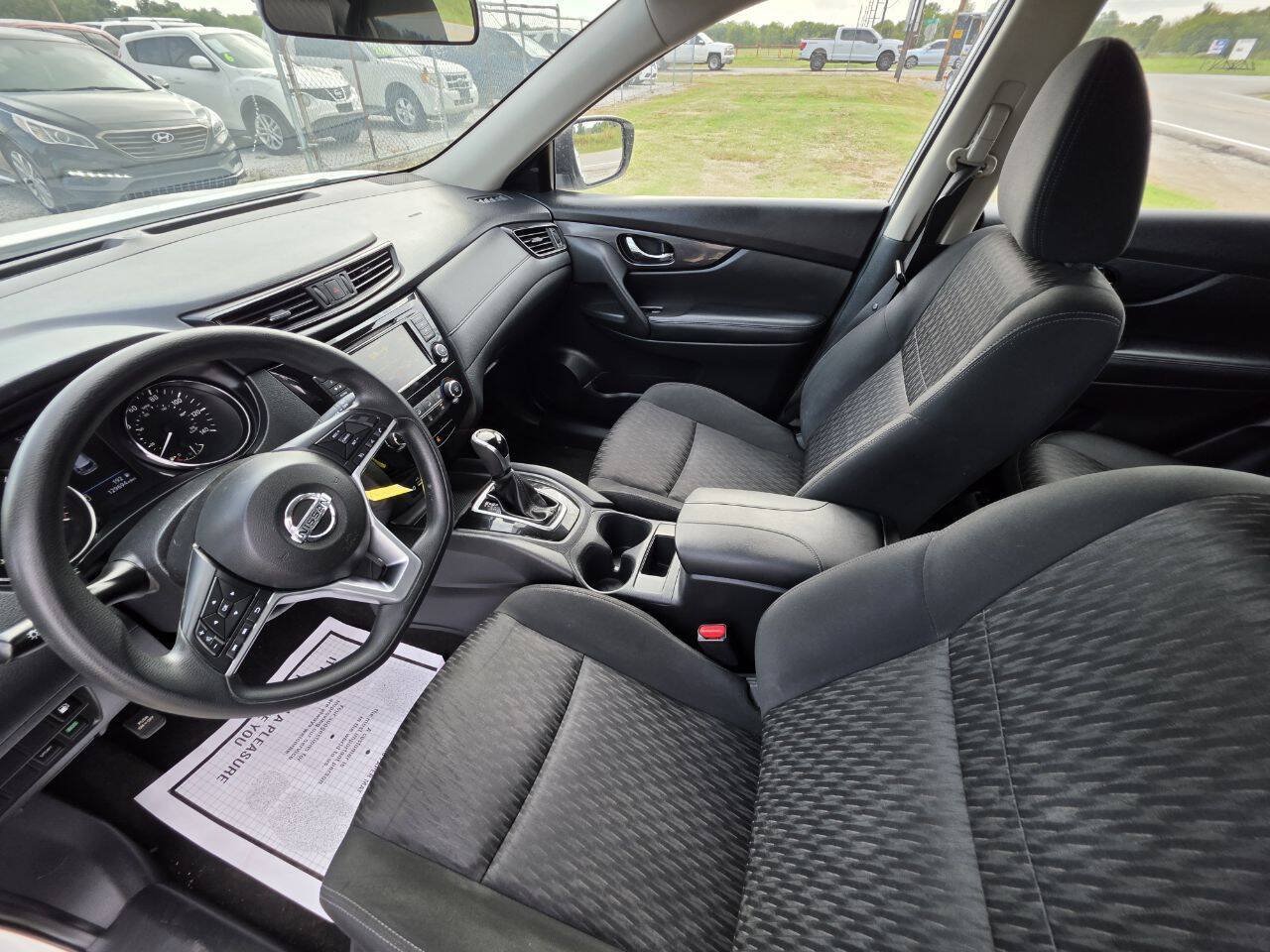 Used 2018 Nissan Rogue S FWD image 3