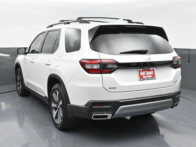 Used 2024 Honda Pilot Elite image 4