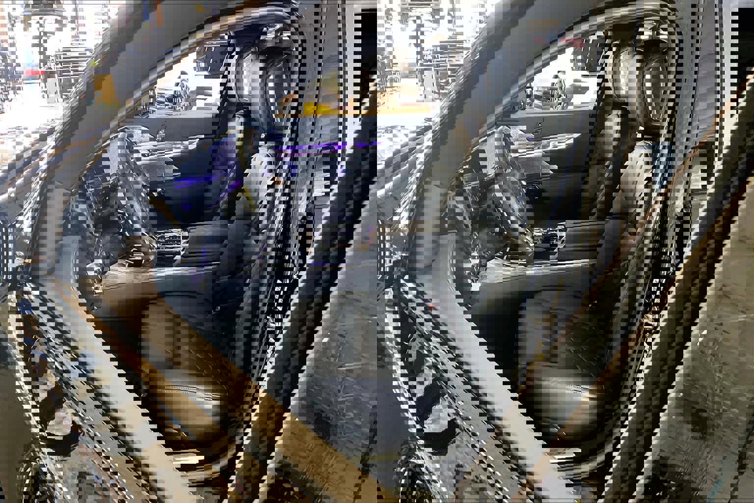 Used 2023 BMW i7 xDrive60 w/ Executive Package 2 image 7