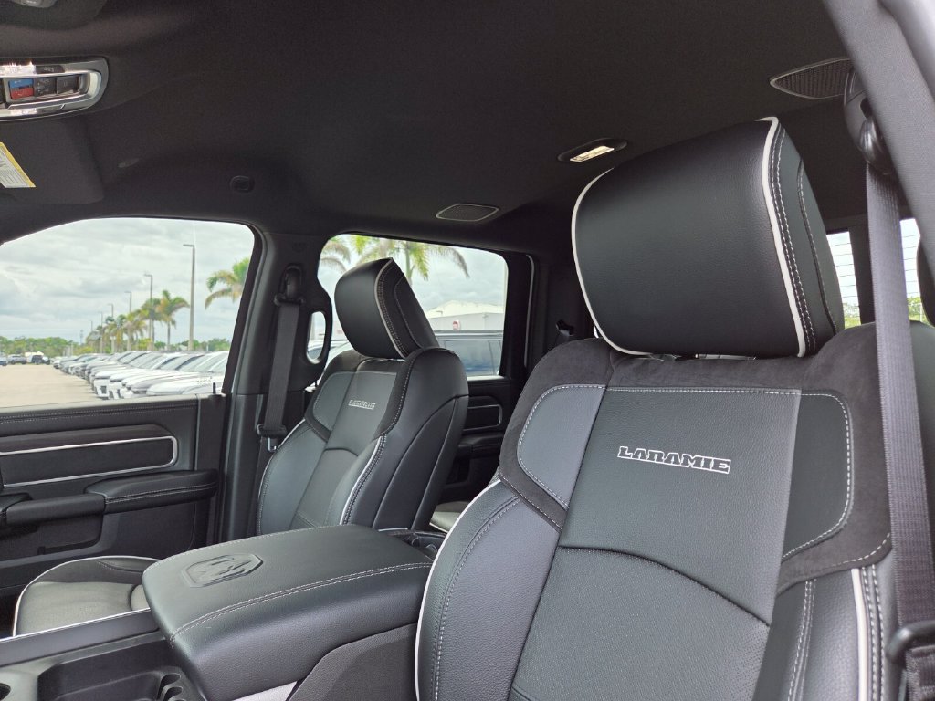 Used 2026 RAM 3500 Laramie w/ Towing Technology Group AWD/4WD image 27