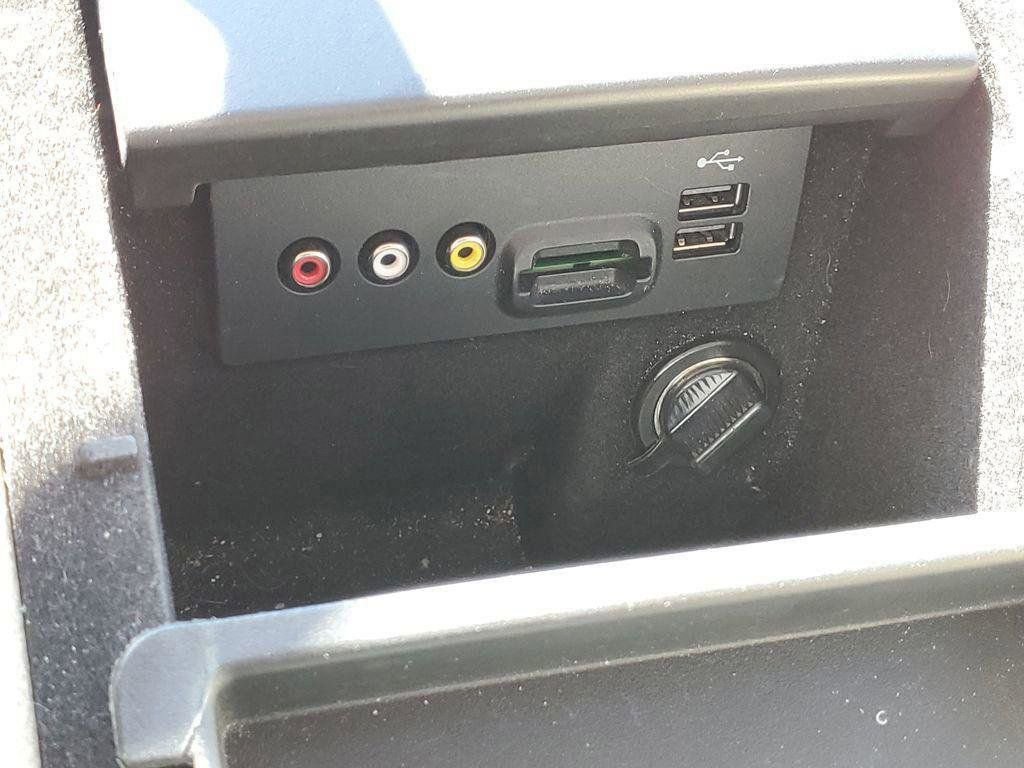 Used 2013 Ford Taurus SEL image 17