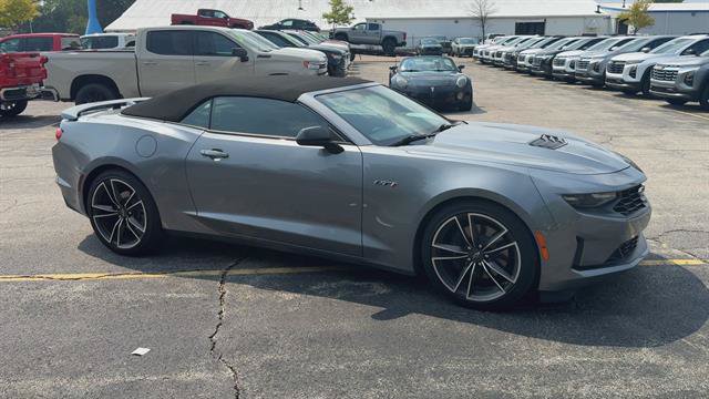 Used 2021 Chevrolet Camaro LT w/ Technology Package RWD image 2