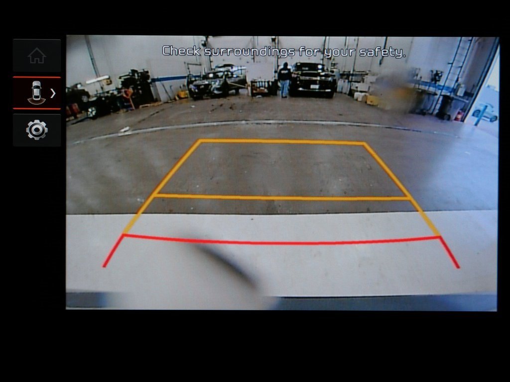 Used 2023 Kia Sorento LX image 18