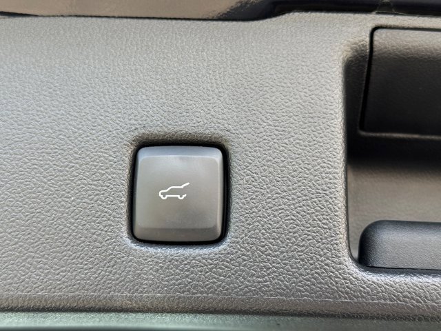 Used 2023 Ford Escape ST-Line image 19