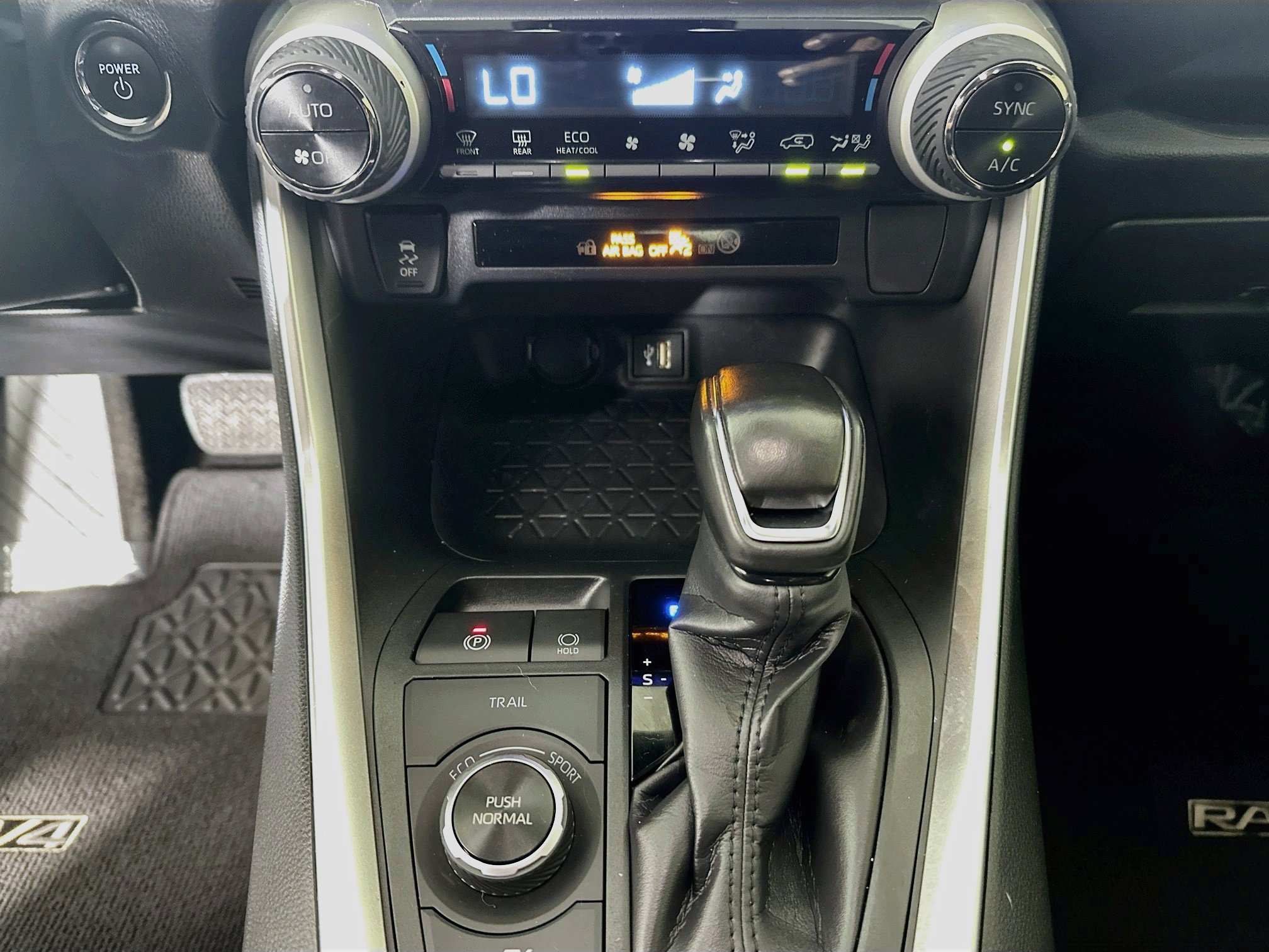 Used 2024 Toyota RAV4 SE AWD/4WD image 23