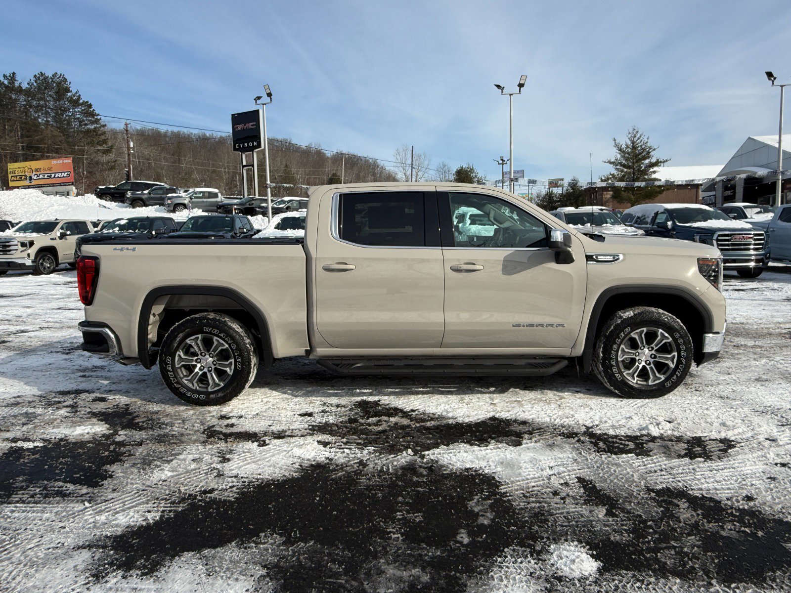 New 2026 GMC Sierra 1500 SLE w/ Max Trailering Package image 6