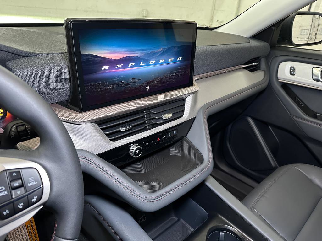 Used 2026 Ford Explorer Active w/ Active Comfort Package image 35