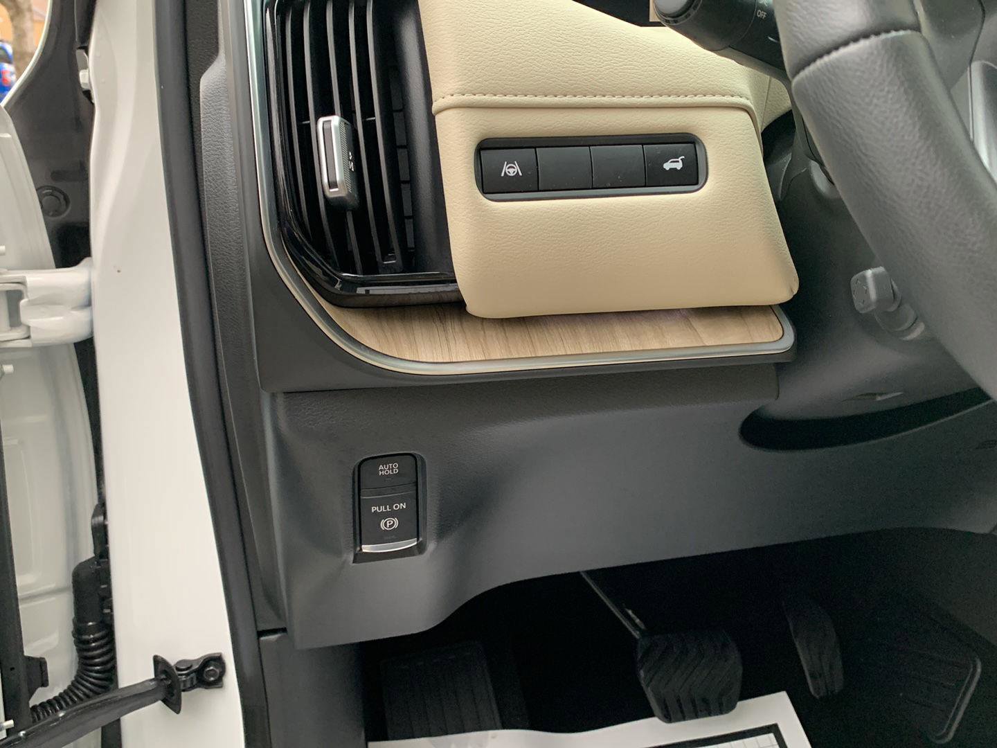 Certified 2025 Nissan Armada Platinum w/ Convenience Package image 20