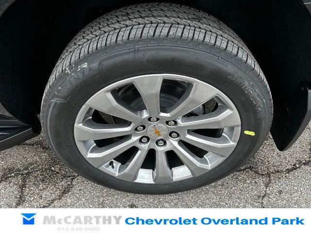 New 2026 Chevrolet Suburban Premier w/ Sun And Tow Package AWD/4WD image 31