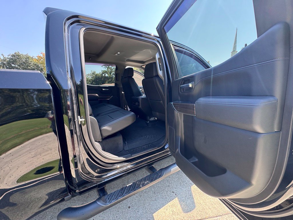 Used 2020 Chevrolet Silverado 1500 LT Trail Boss w/ Midnight Edition AWD/4WD image 19