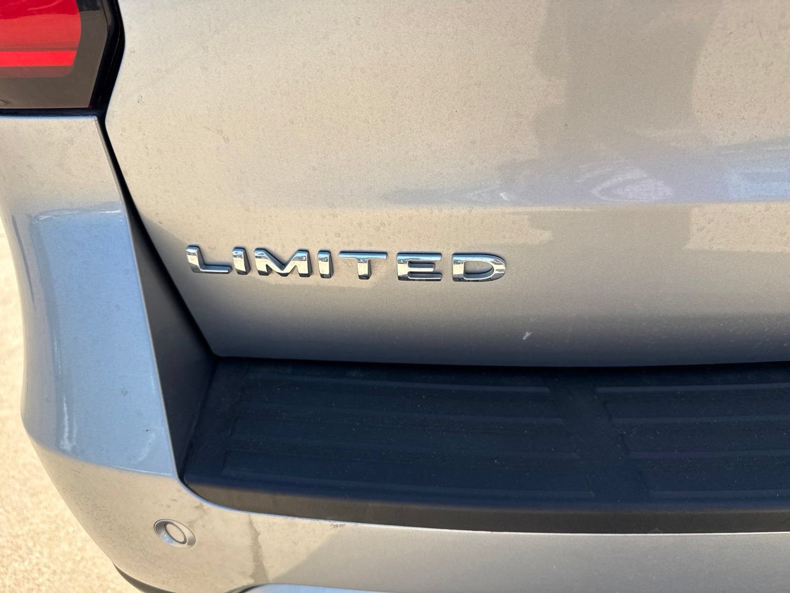 Used 2023 Ford Expedition Limited AWD/4WD image 9