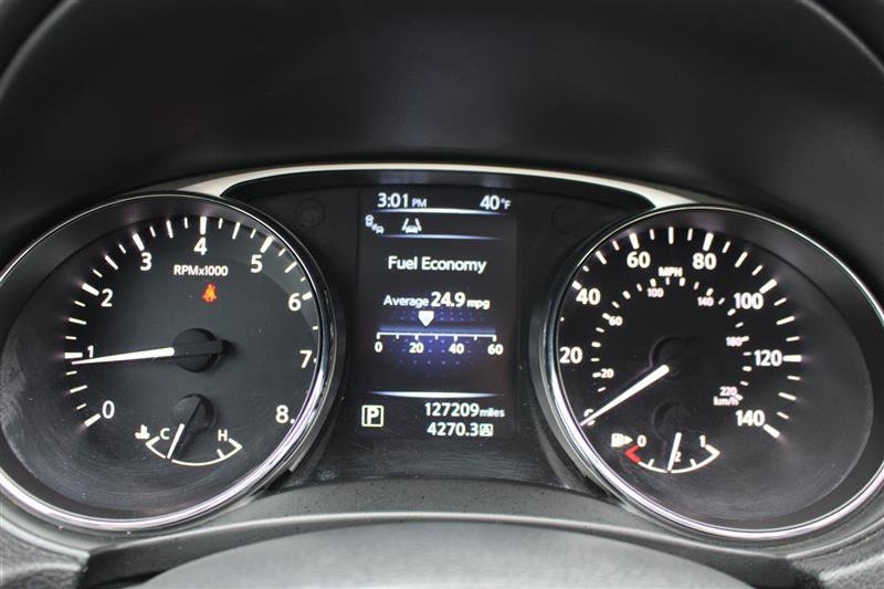 Used 2015 Nissan Rogue SV w/ SV Premium Package image 15