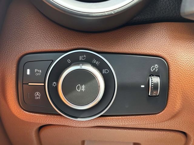 Used 2017 Alfa Romeo Giulia Ti w/ TI 19" Sport Package image 9