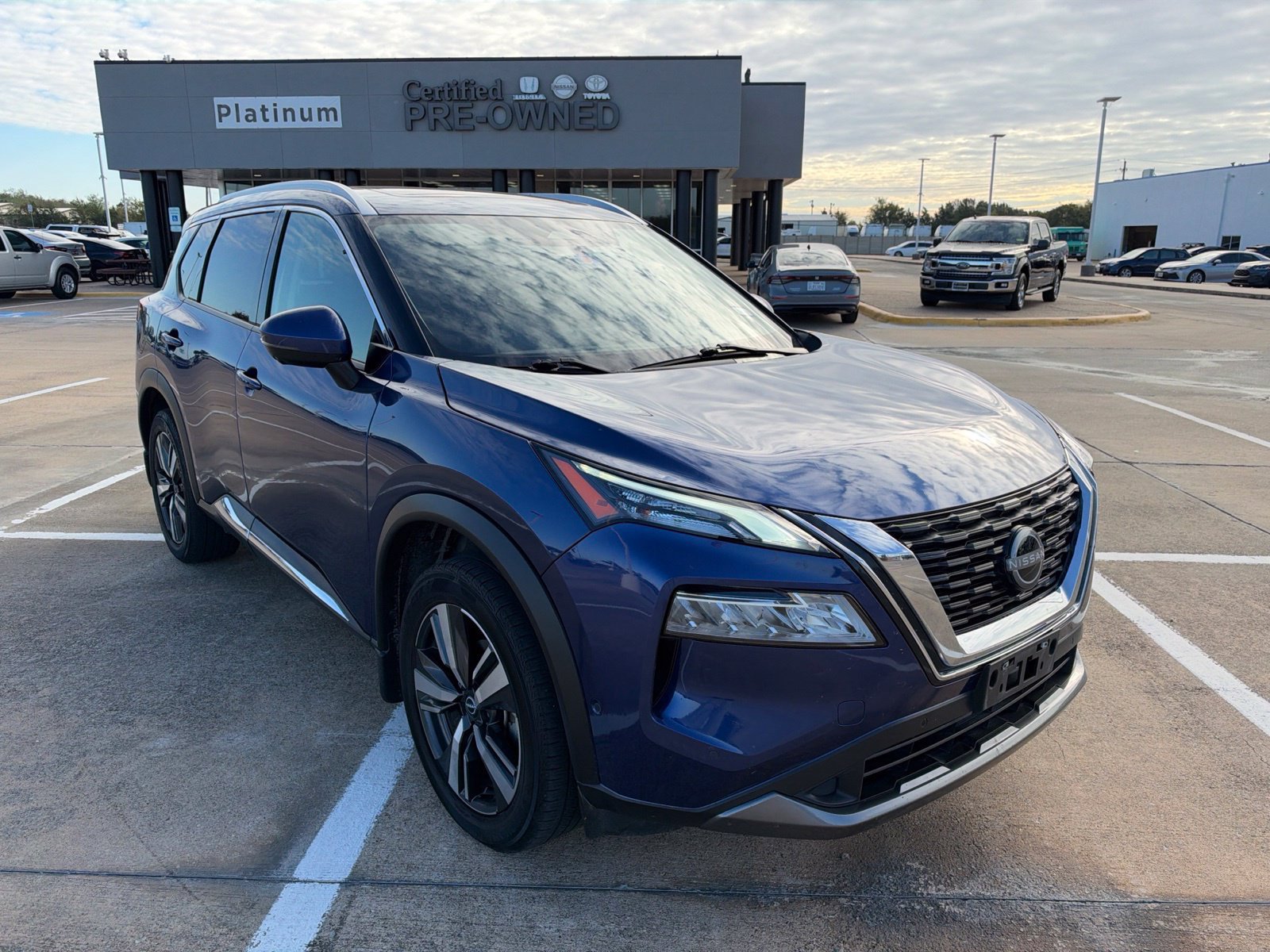 Used 2023 Nissan Rogue SL w/ SL Premium Package