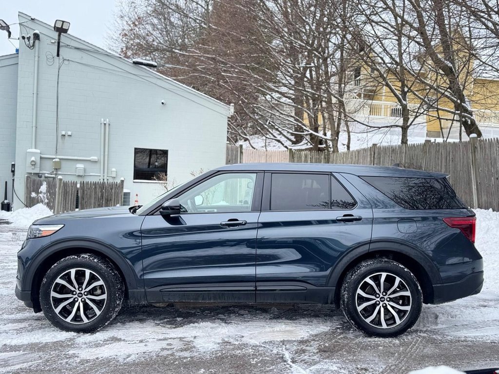 Used 2022 Ford Explorer ST image 3