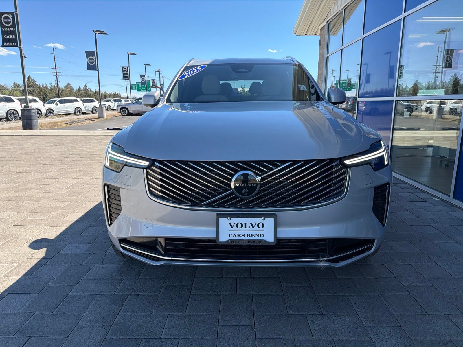 Used 2025 Volvo XC90 B6 Plus AWD/4WD image 3